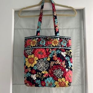 Vera Bradley tote bag